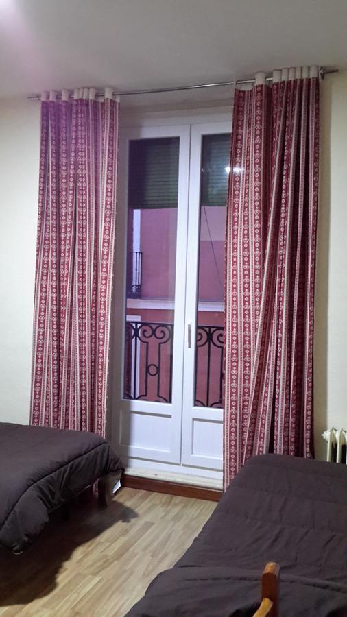 Hostal Rio Parana Madrid Luaran gambar