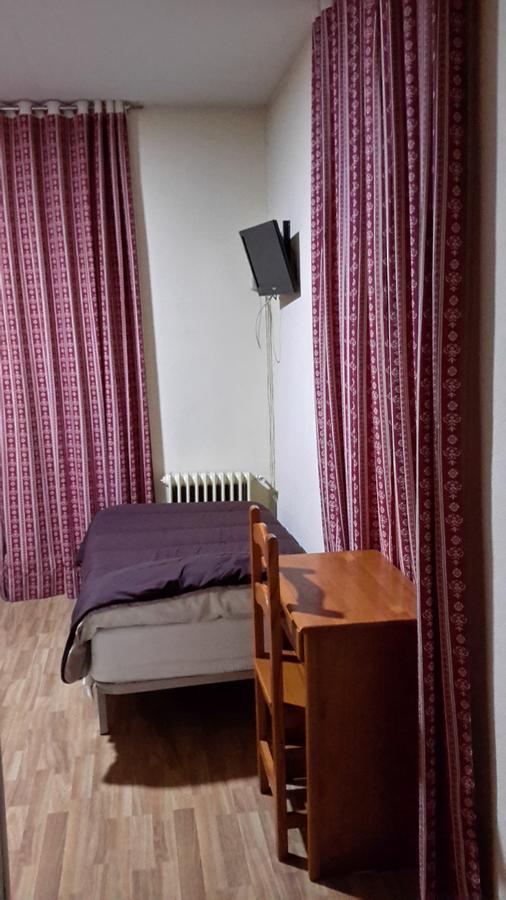 Hostal Rio Parana Madrid Luaran gambar