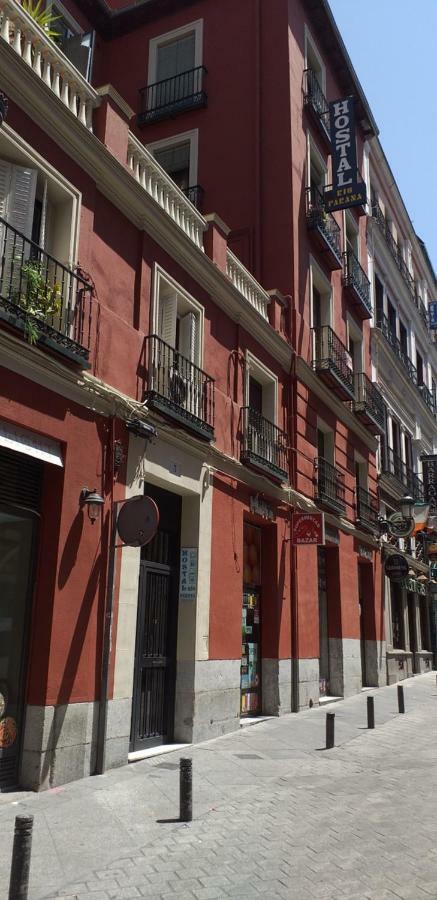 Hostal Rio Parana Madrid Luaran gambar