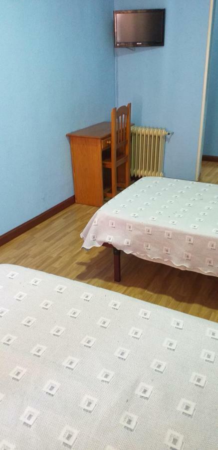 Hostal Rio Parana Madrid Luaran gambar