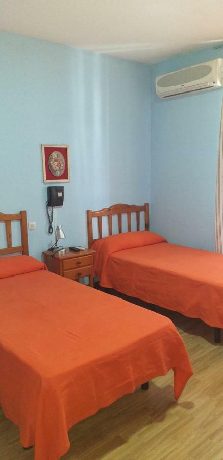 Hostal Rio Parana Madrid Luaran gambar
